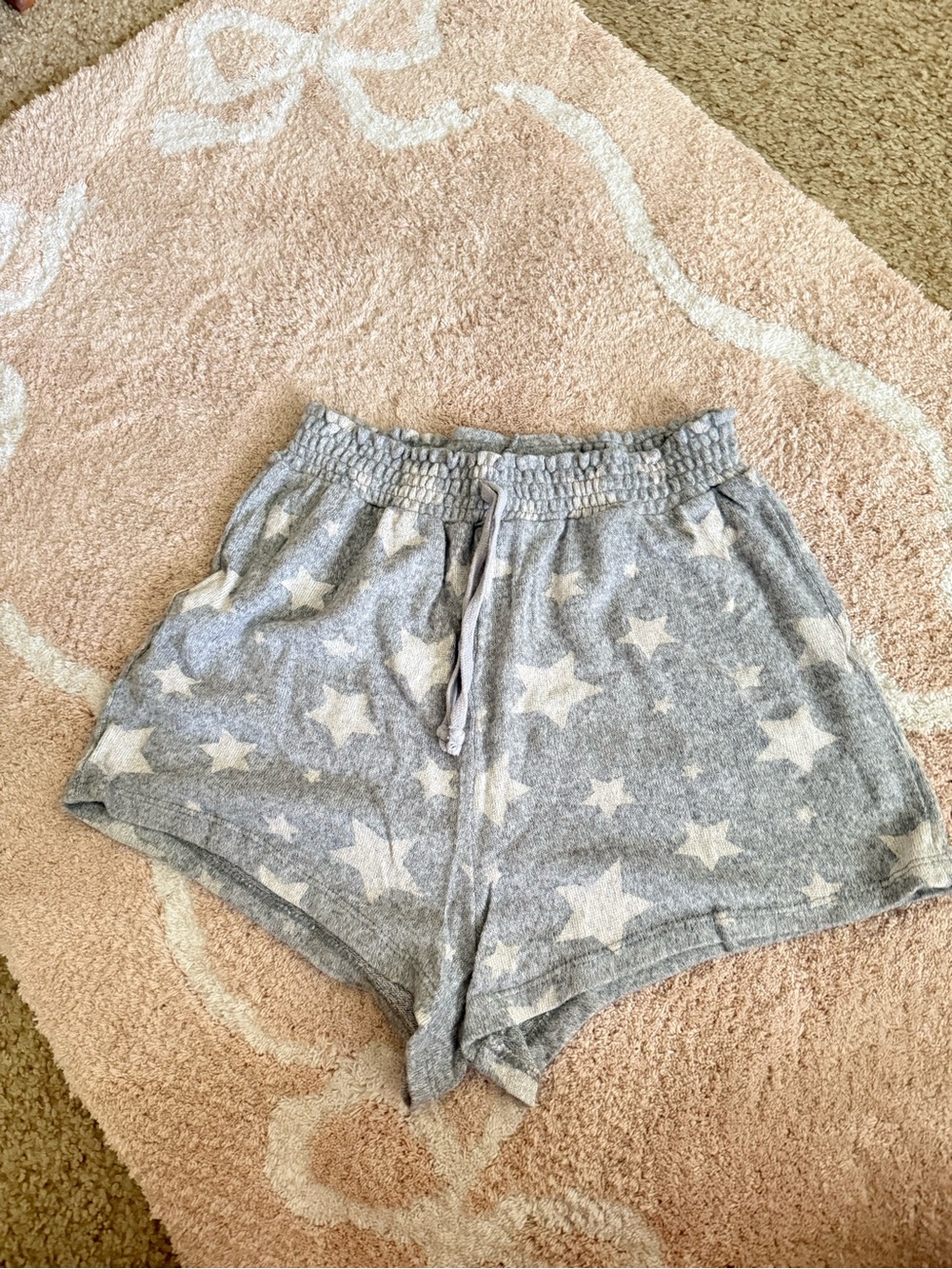 Daytrip Gray Star Print Casual Shorts. NWOT